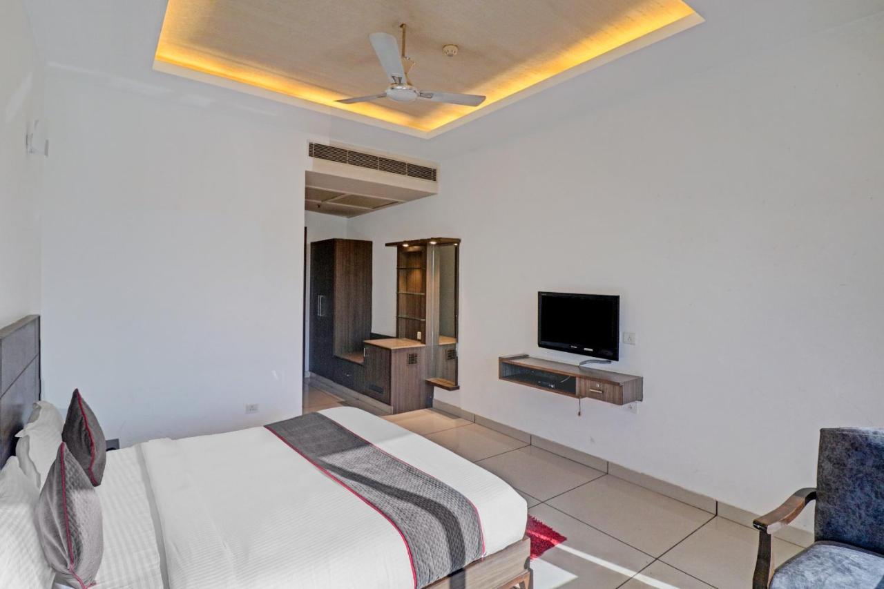 Oyo Townhouse 484 Sanskriti Hotell Delhi  Exteriör bild