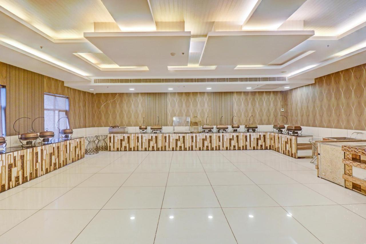 Oyo Townhouse 484 Sanskriti Hotell Delhi  Exteriör bild